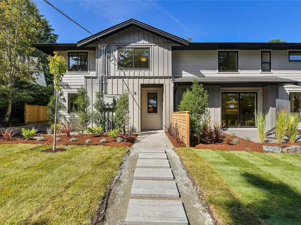 4430 Shore Way #2, Saanich, BC V8N 3T9