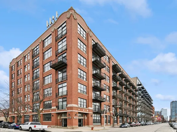 1250 W Van Buren St APT 314, Chicago, IL 60607