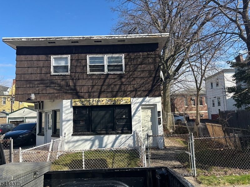 1st image of 288 Amherst St