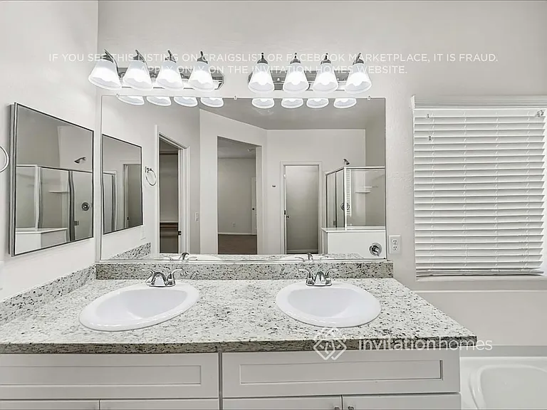 10821 W Madison St — Photo 12
