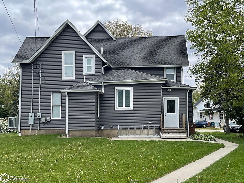 2nd image of 1221 Main St
