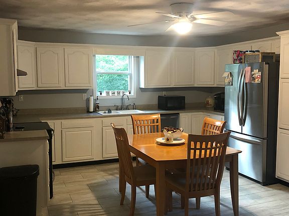5th image of 250 Dogwood Ln