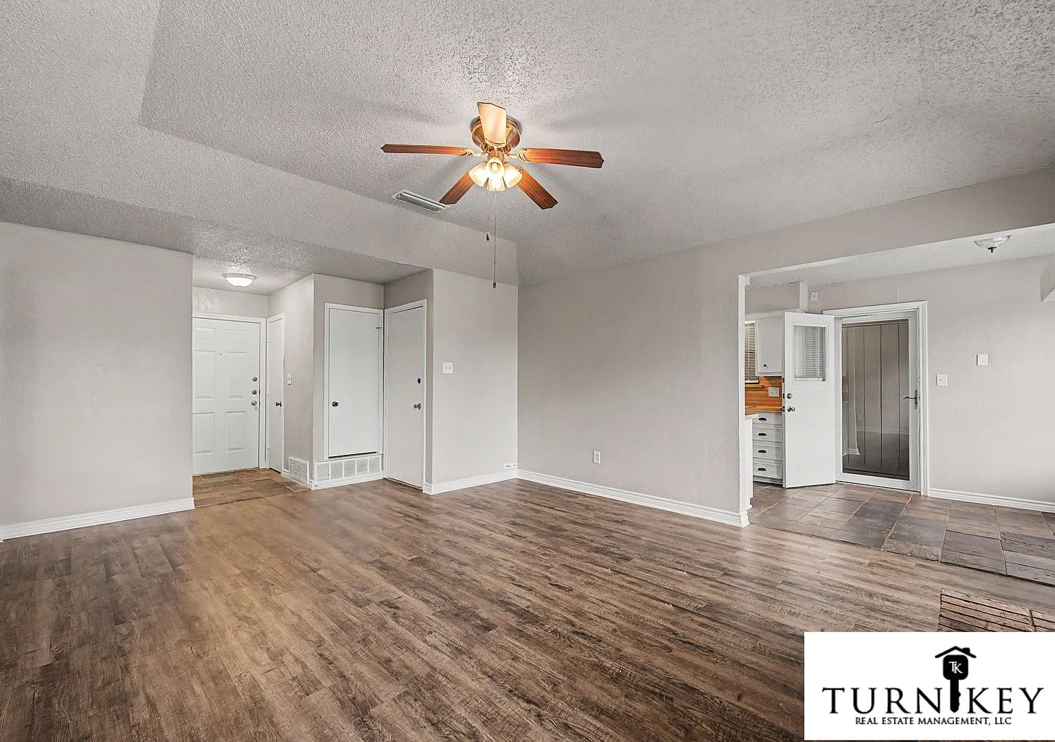 Cozy 3/2 Burleson Charmer | Wood-Burning Fireplace | 2-Car Garage | Pet-Friendly — Photo 1