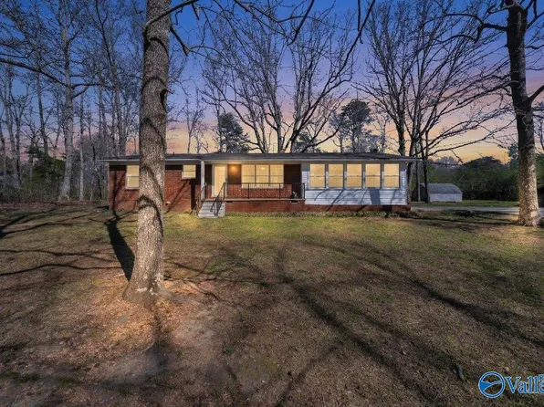 3702 Desoto Pkwy NE, Fort Payne, AL 35967