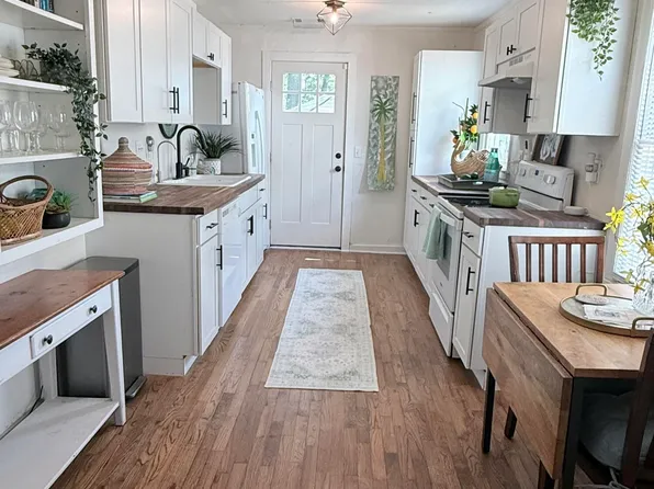 5539 Blackwell St, North Charleston, SC 29405