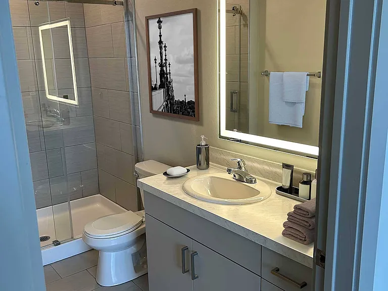 Madison Pointe Apartments — Photo 12