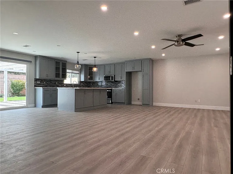 873 S Chantilly St — Photo 5