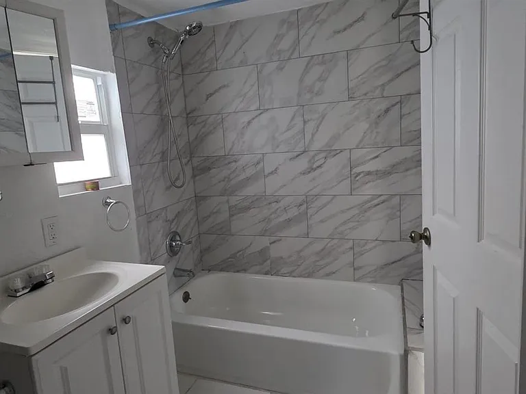4606 NW 21st Ave #1 — Photo 1