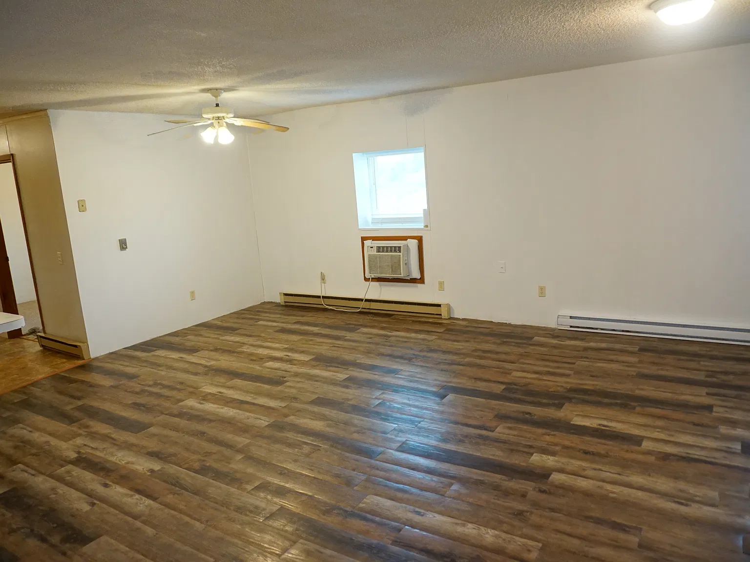 2 bed, 975 sqft, $750 — Photo 1