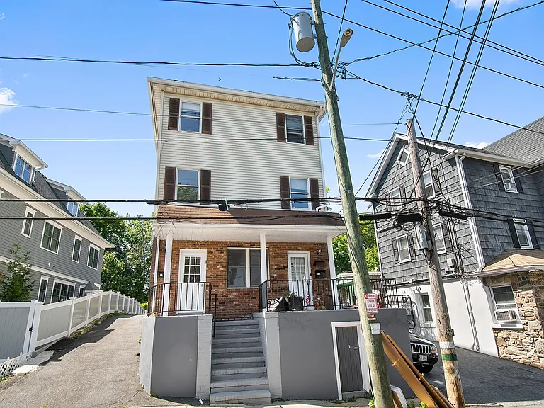 118 Maple Ave #1 — Photo 1