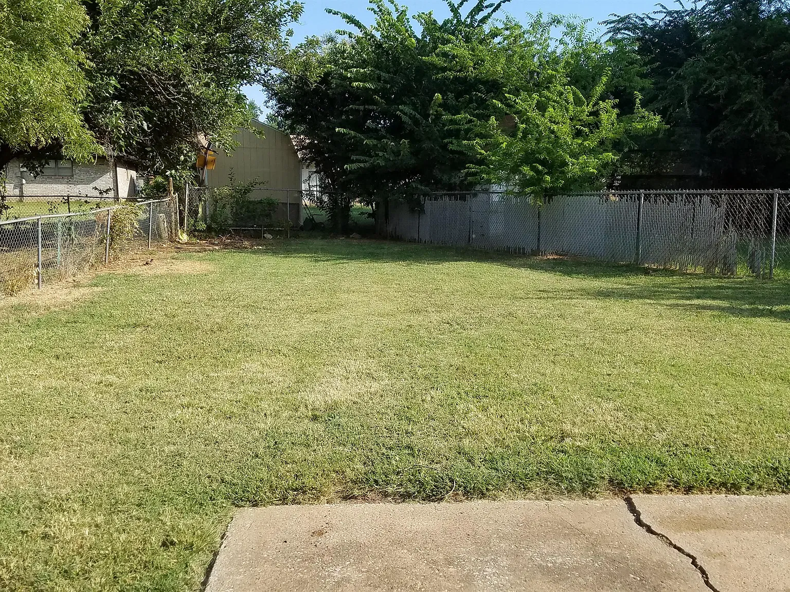 609 Robin Hill Road - 1 — Photo 2