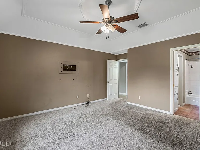 501 Southwood Dr — Photo 9