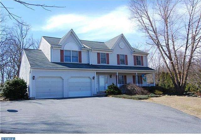 1st image of 10 Maple Shade Ln