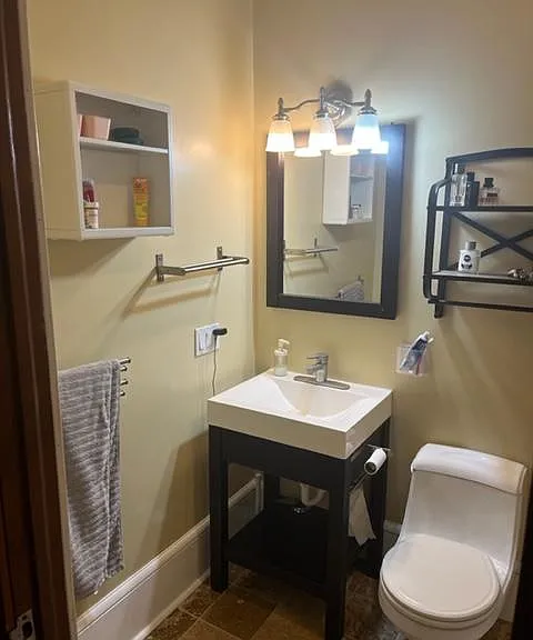 2717 Girard Ave S #102 — Photo 20