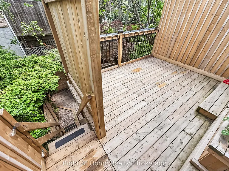 109 Brant St — Photo 41
