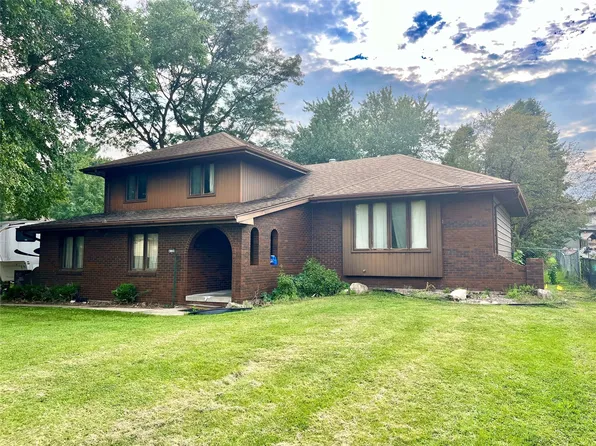 4120 80th St, Urbandale, IA 50322