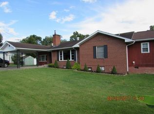 341 Phipps Cir, Clintwood, VA 24228