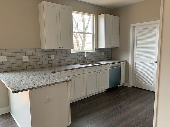 5th image of 1039 N Water Ave