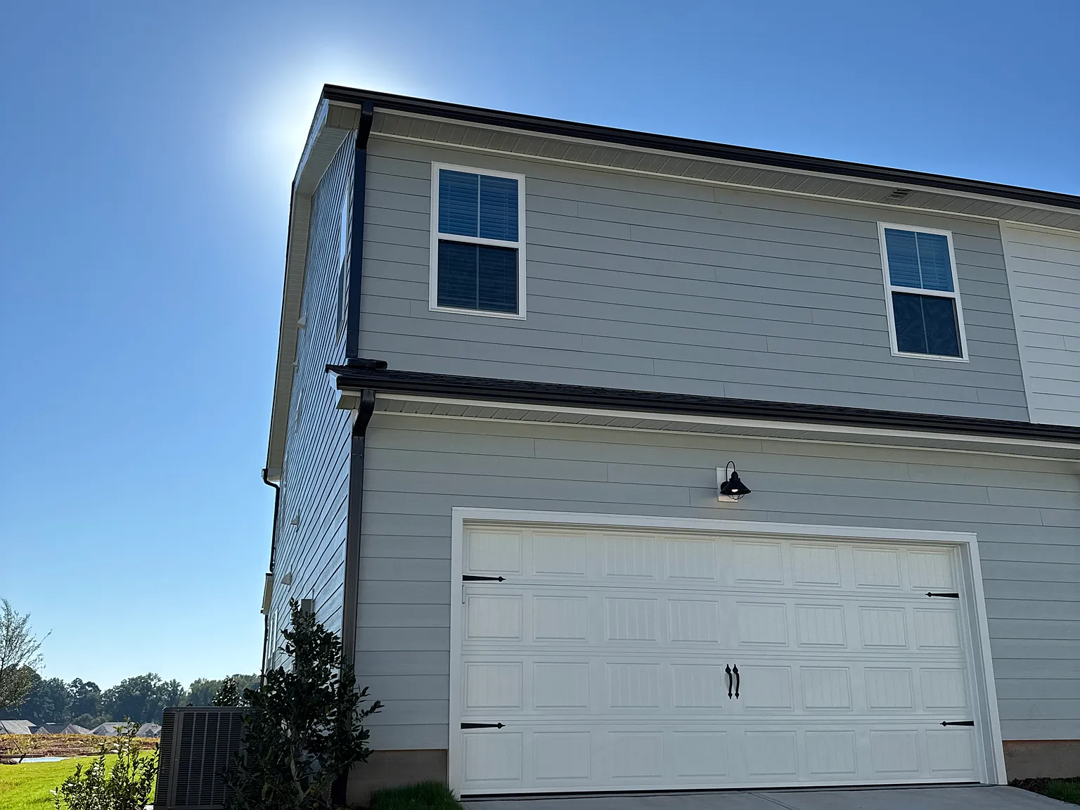 3 bed, 2.5 bath, 1955 sqft, $1,900 — Photo 3