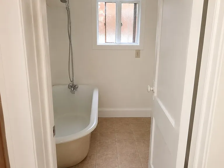 1318 Clover St #2 — Photo 4