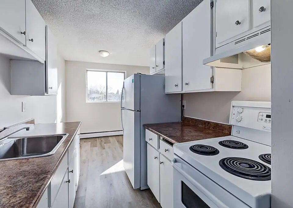 1st image of 865 Confederation Dr #C111