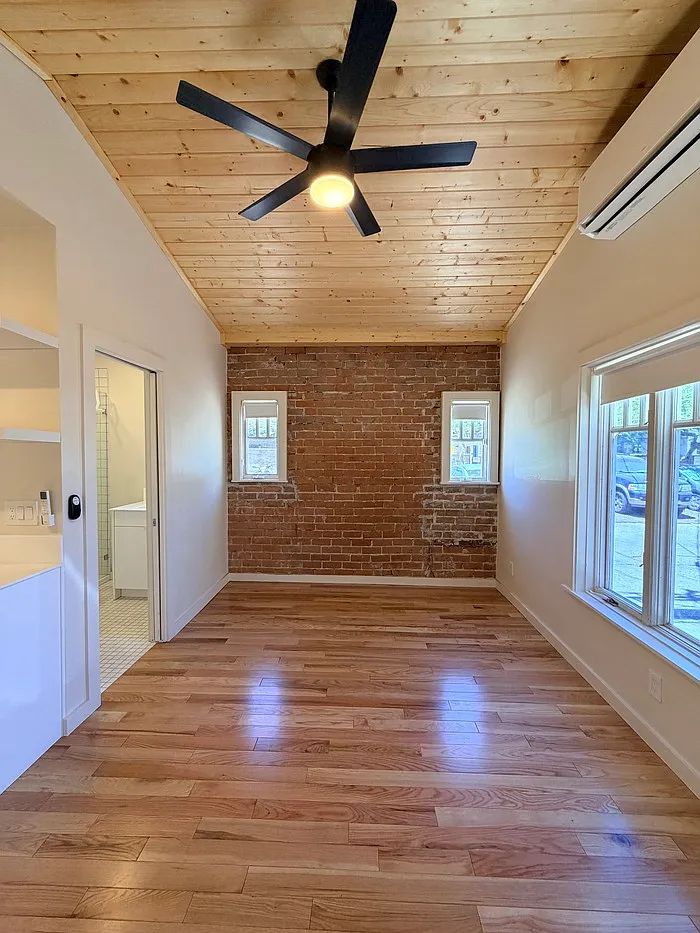Studio, 1.0 bath, 300 sqft, $1,175 — Photo 4
