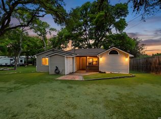 772 NW Pebble Beach Dr, Lakehills, TX 78063
