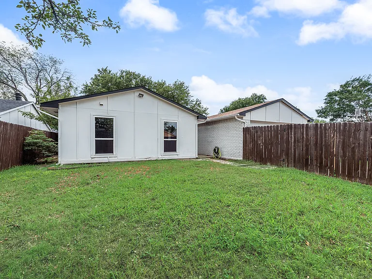 4924 Wagner Dr — Photo 25