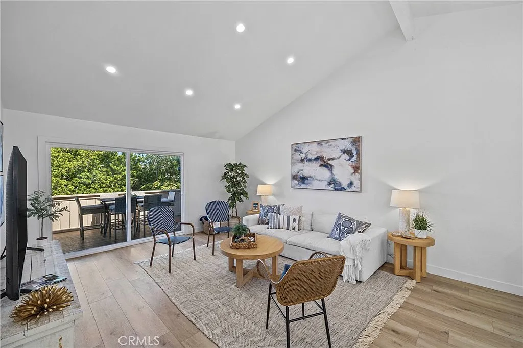 2 bed, 1409 sqft, $6,295 — Photo 2
