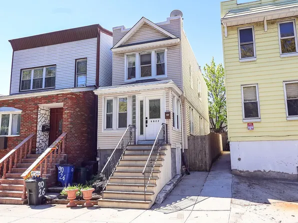 9022 82nd Rd, Ridgewood, NY 11385