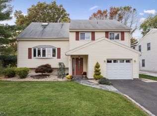 49 Sycamore St, Somerville, NJ 08876