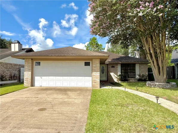 505 Camelot Dr, Victoria, TX 77901