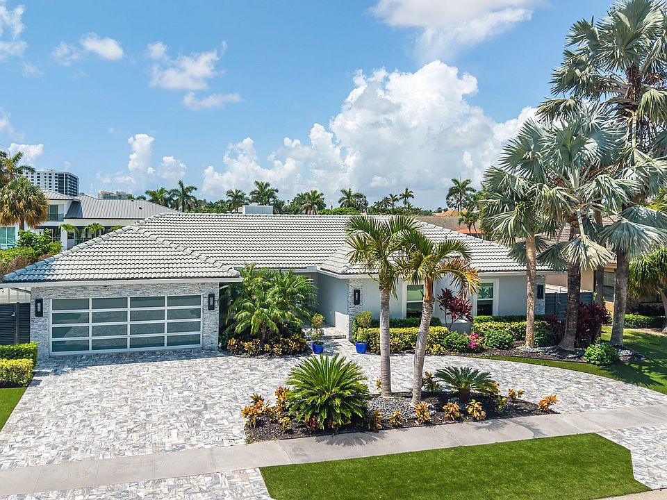 1st image of 884 NE Mulberry Drive