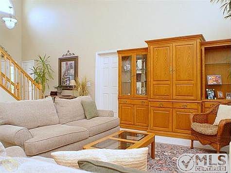 2-Story Great Rm.jpg