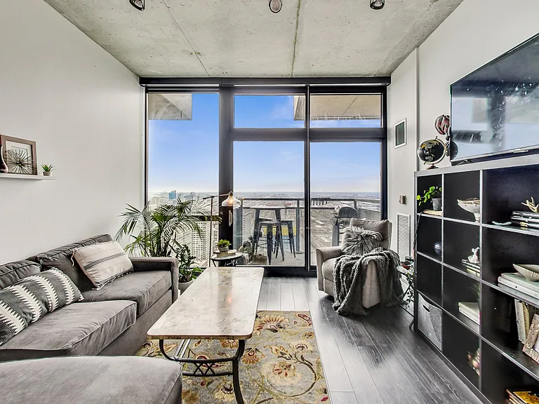235 W Van Buren St #4311 — Photo 25