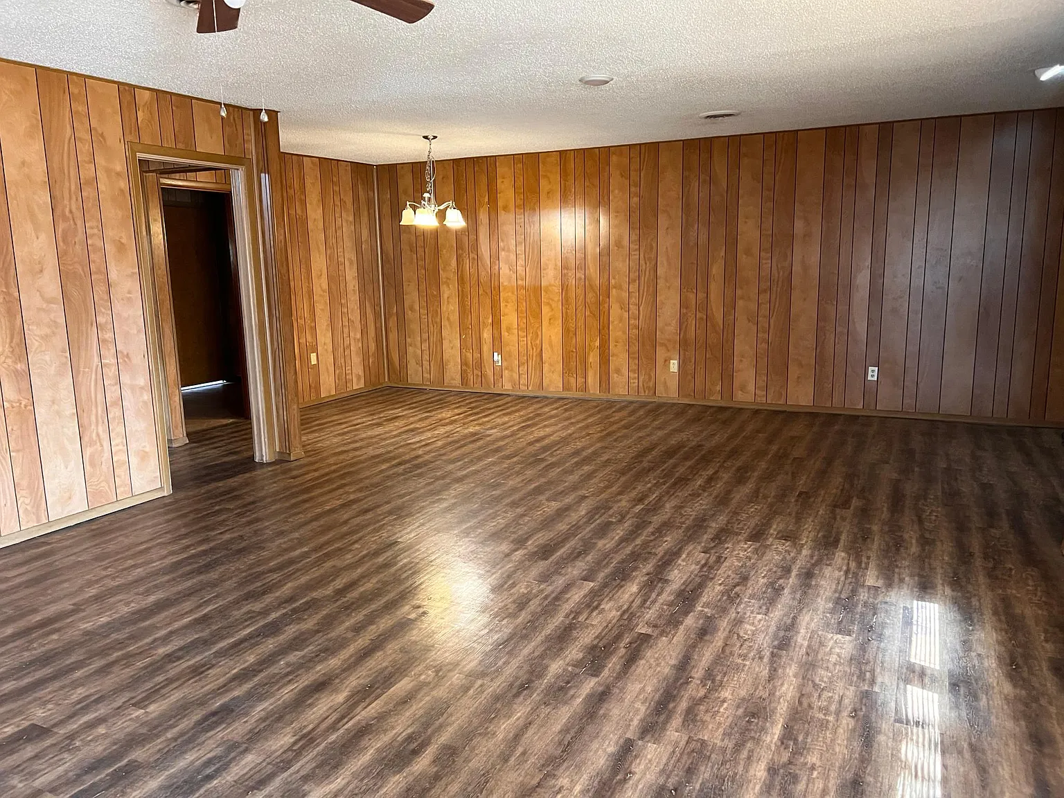 3 bed, 1600 sqft, $1,200 — Photo 2