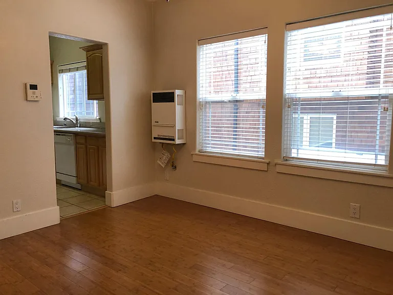 93 Glen Ave — Photo 8