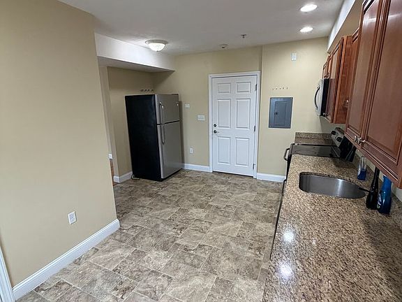 4th image of 462 Fletcher St APT 8