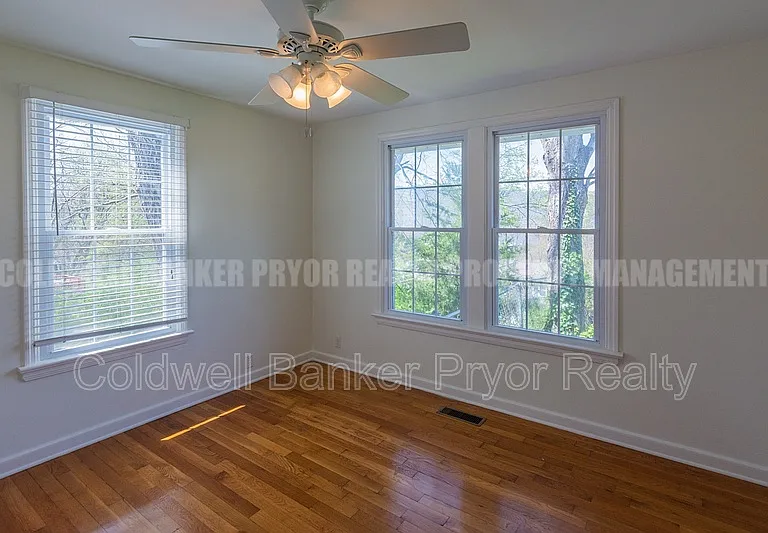 323 Walsh Rd — Photo 22