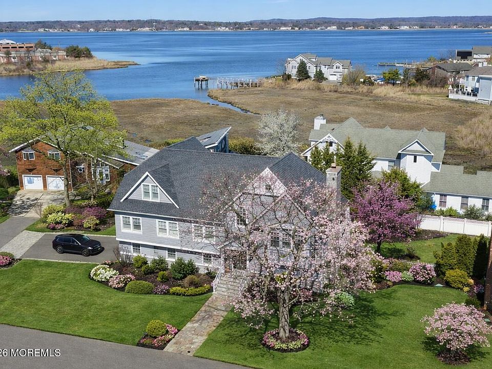1st image of 3 Elizabeth Pl