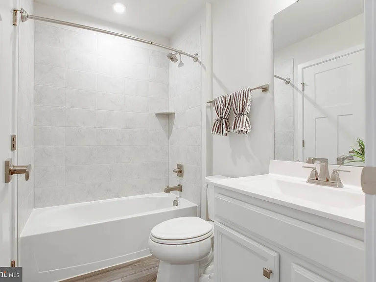 7523 Bharat Way — Photo 38
