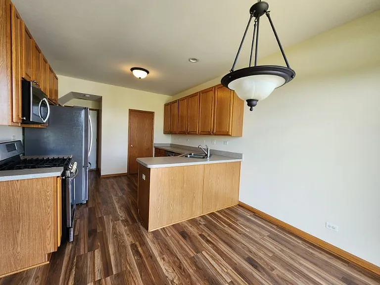 1804 Parkside Dr — Photo 5