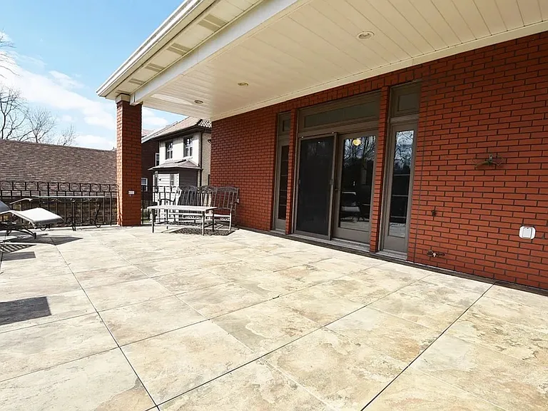 Beechwood Blvd — Photo 19