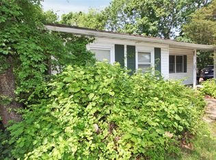 164 Lexington Rd, Shirley, NY 11967