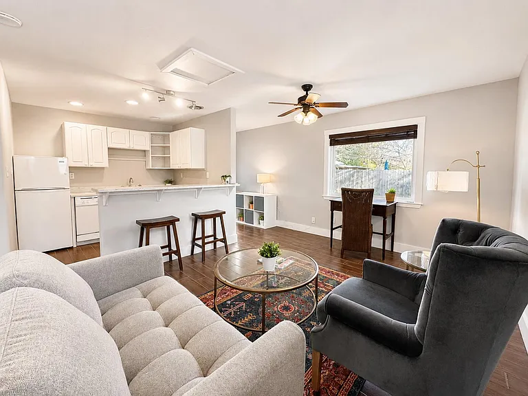 1211 Payne Ave #B — Photo 4