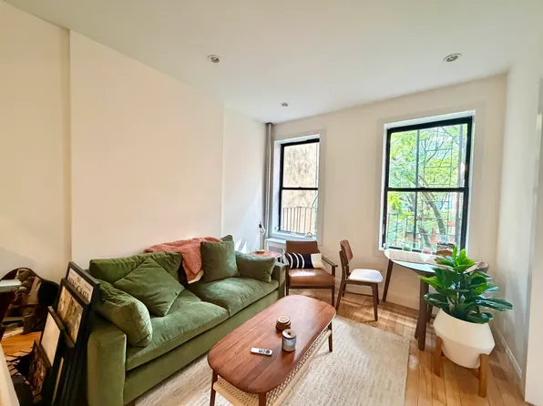 789 9th Ave #2U, New York, NY 10019