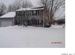 8225 Royal Scarlet Dr, Baldwinsville, NY 13027