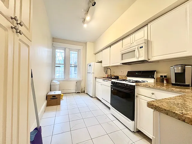 1868 Commonwealth Ave — Photo 1