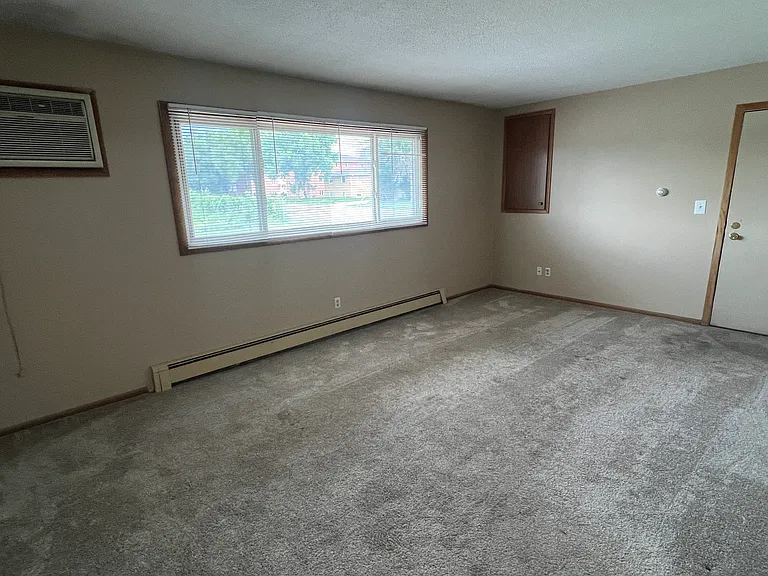 2204 18 1/2 Ave NW #7 — Photo 3