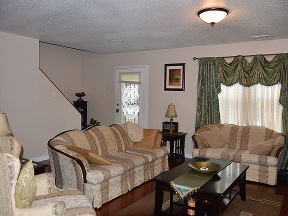 2nd image of 884 Union Ave #B